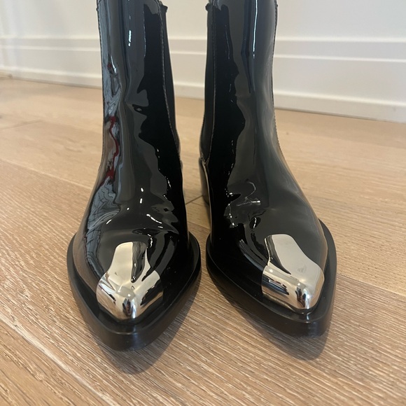 ALEXANDER MCQUEEN Alexander Mcqueen
patent ankle boots - Picture 5 of 12